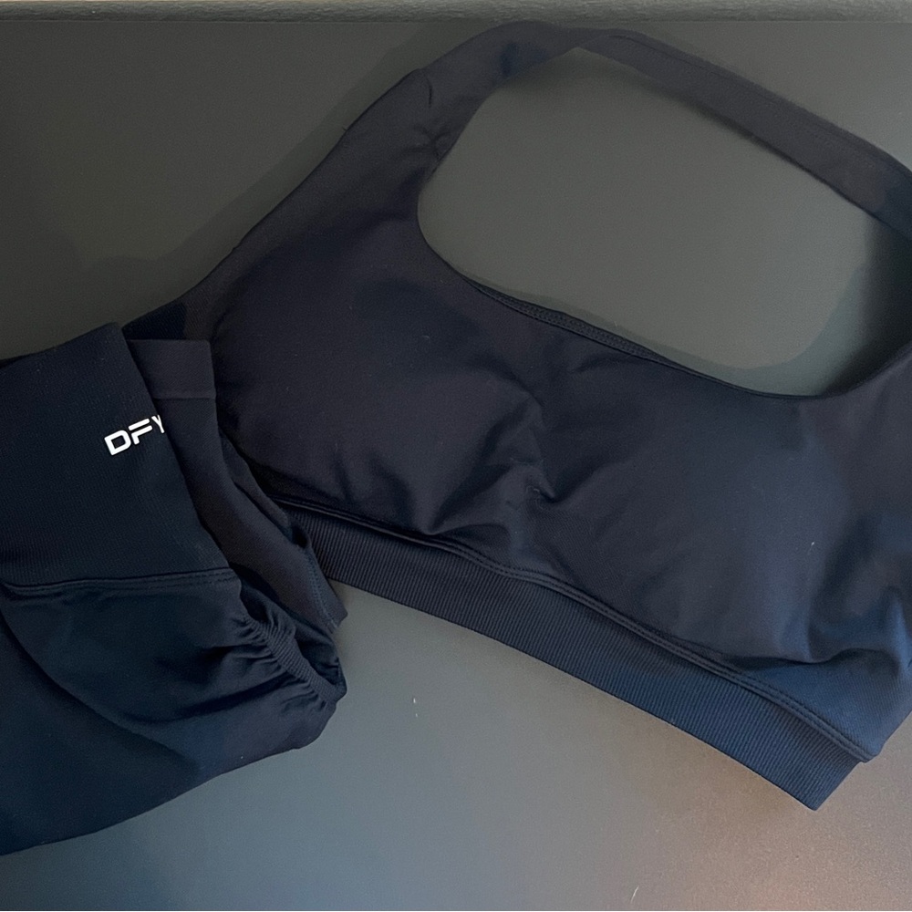 DFYNE Set